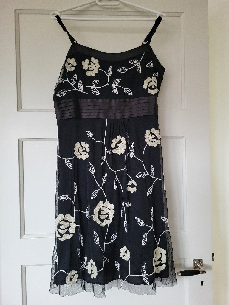 Feestelijke jurk, Kleding | Dames, Jurken, Maat 38/40 (M), Zwart, Ophalen of Verzenden, Zo goed als nieuw