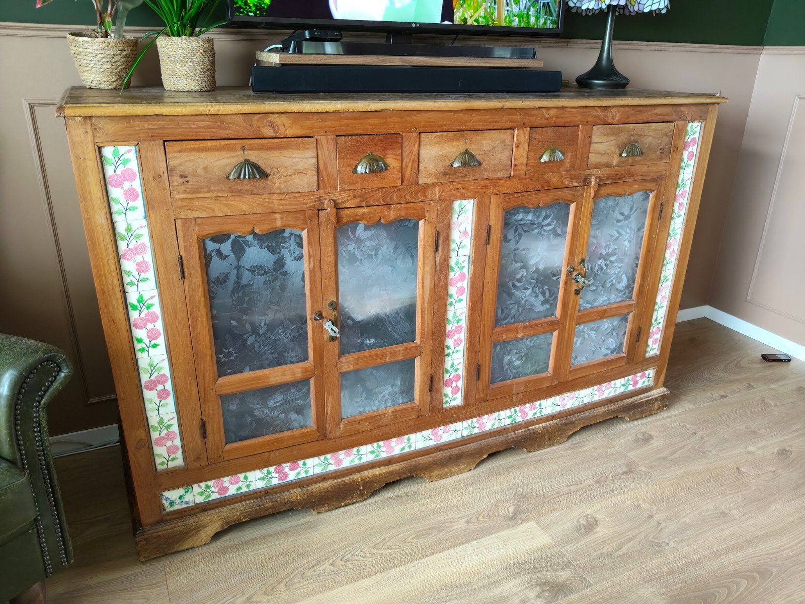 Zeer mooie antieke kast met tegels brocante tv kast, Antiek en Kunst, Antiek | Meubels | Kasten, Ophalen