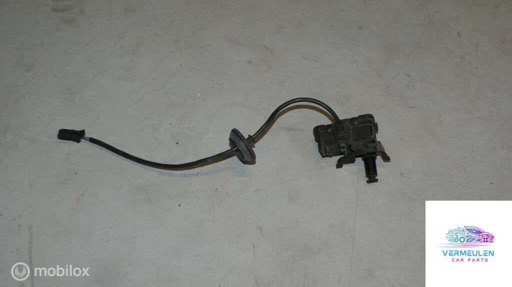 vergrendeling brandstofklep VW Polo 6R('09-'14) 6r0810773B, Gebruikt, Volkswagen, Ophalen of Verzenden, Volkswagen