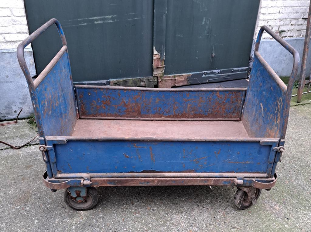 Kar karren oude fabriekskar, Antiek en Kunst, Curiosa en Brocante, Ophalen