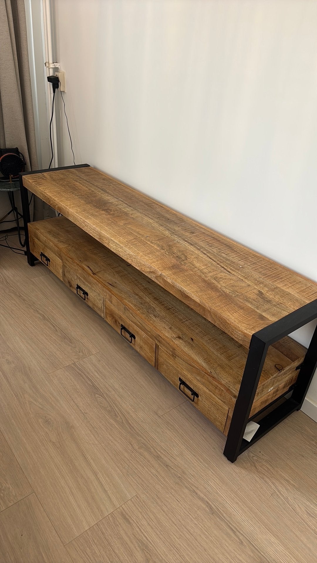 Tv meubel mango hout  180X45x60, Ophalen, Zo goed als nieuw