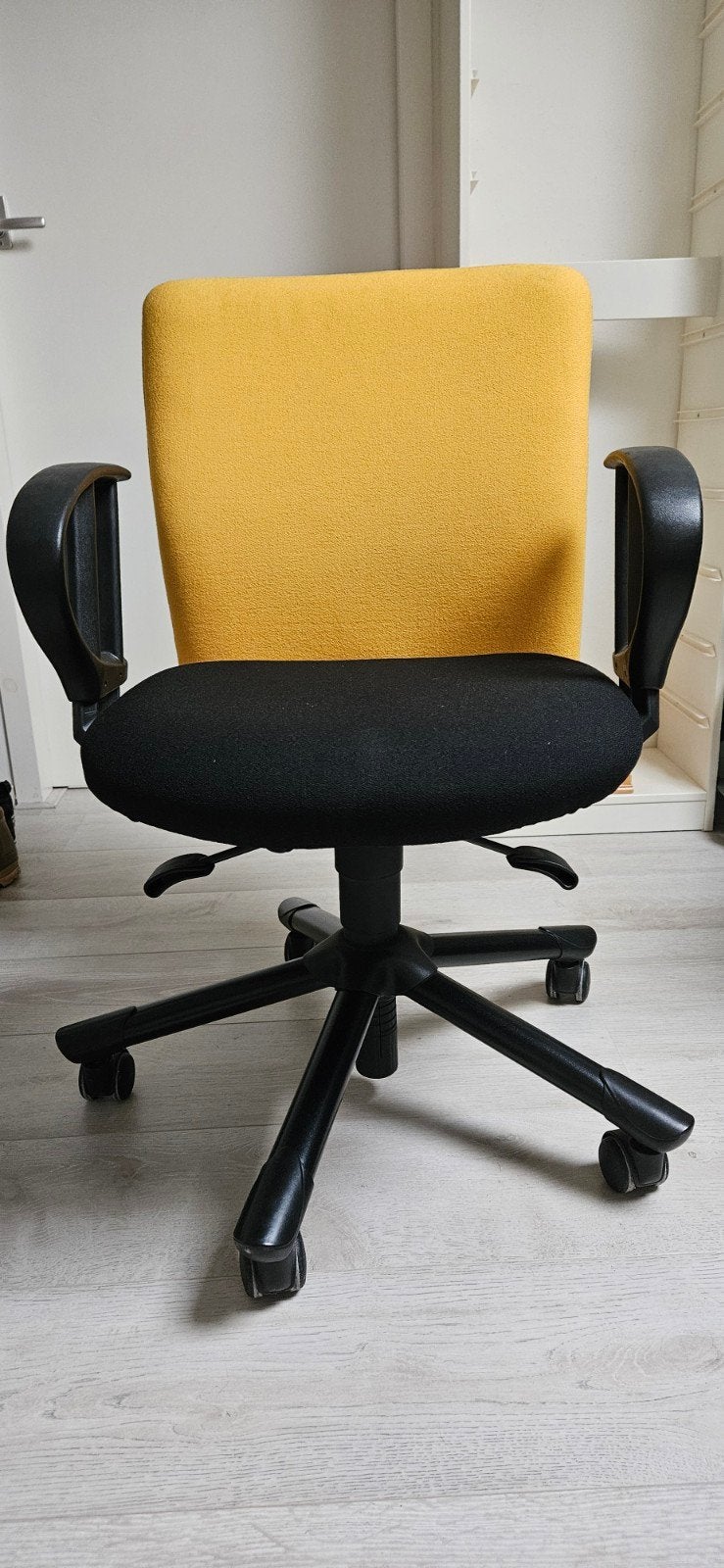 Bureaustoel - Geel/Zwart, Huis en Inrichting, Bureaustoelen, Gebruikt, Bureaustoel, Geel, Ophalen