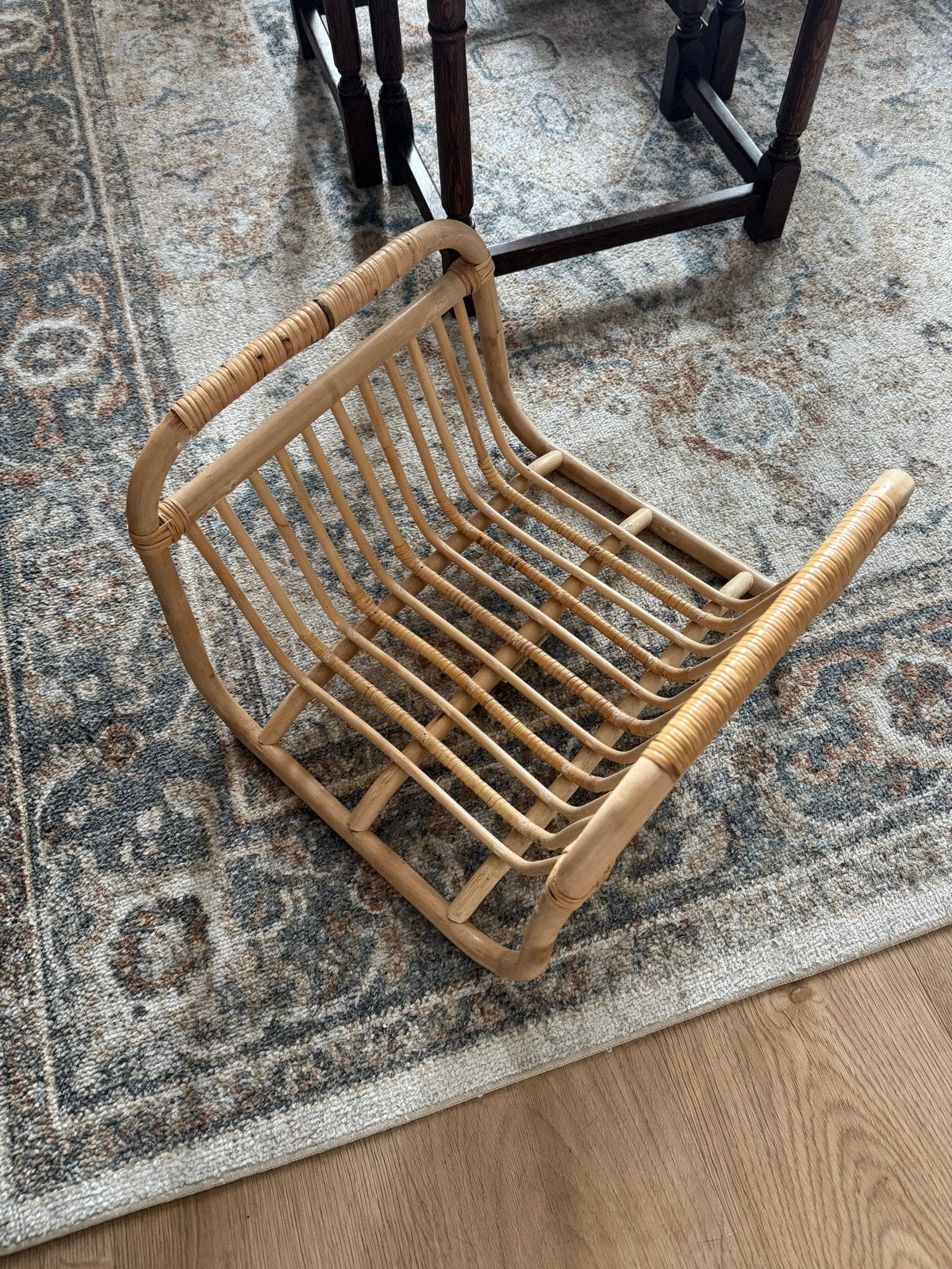 Ikea Buskbo rotan tijdschriften / platen houder, Huis en Inrichting, Woonaccessoires | Krantenbakken en Lectuurbakken, Ophalen