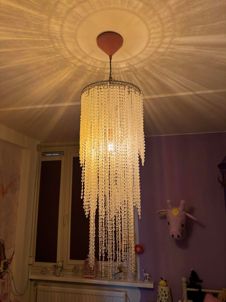Prachtige kralen lamp voor een meisjeskamer, Huis en Inrichting, Lampen | Hanglampen, Kunststof, 50 tot 75 cm, Ophalen of Verzenden