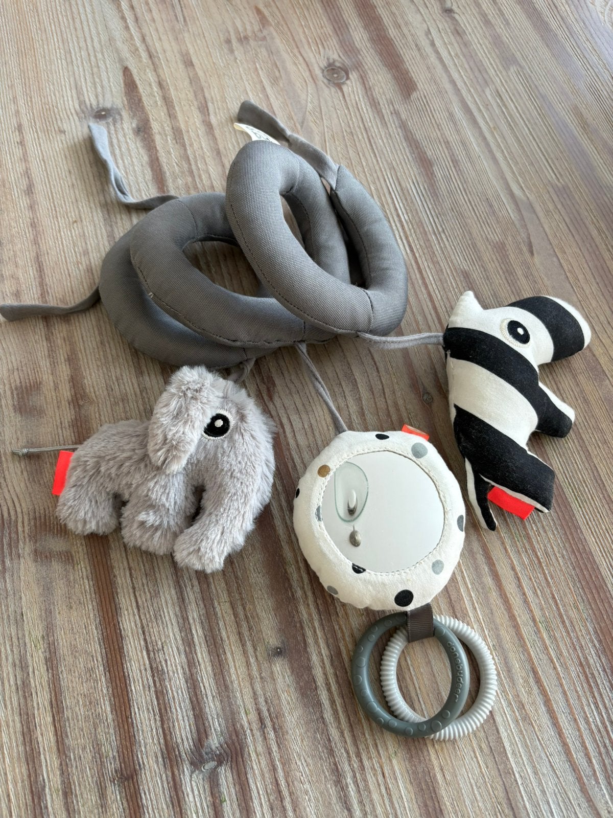 Boxspiraal Done By Deer Grey, Kinderen en Baby's, Ophalen, Zo goed als nieuw, Rammelaar