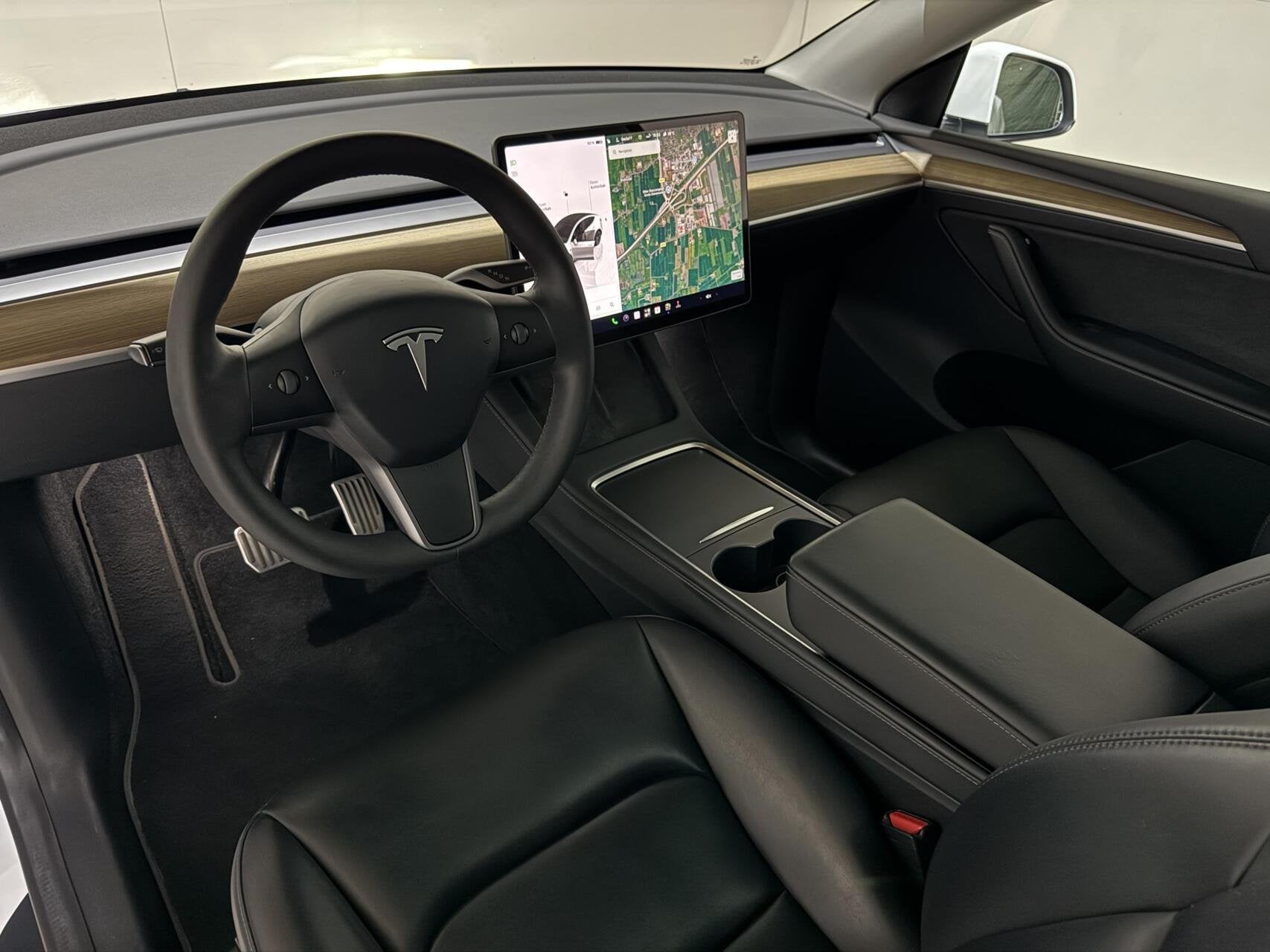 Foto 15 van Tesla Model Y RWD 58 kWh 92% SOH Black Edition Trekhaak FSD
