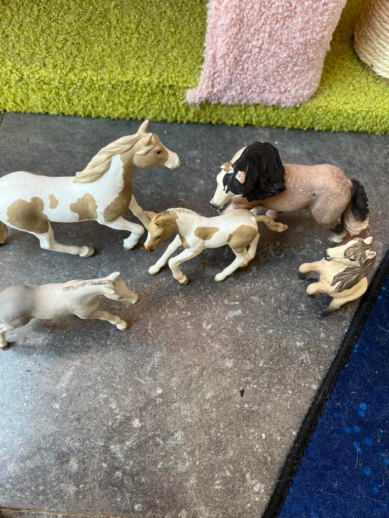 Schleich ponys, Verzamelen, Dierenverzamelingen, Ophalen of Verzenden, Zo goed als nieuw, Paard, Beeldje of Figuurtje