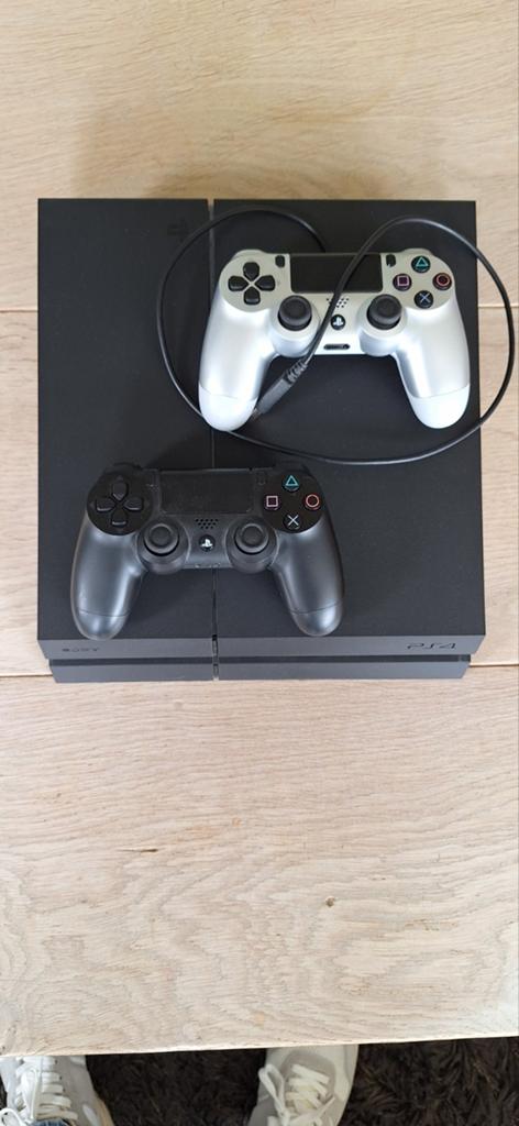 PlayStation 4 (PS4) met 2 controllers en originele doos, Spelcomputers en Games, Spelcomputers | Sony PlayStation 4, Ophalen, Met 2 controllers