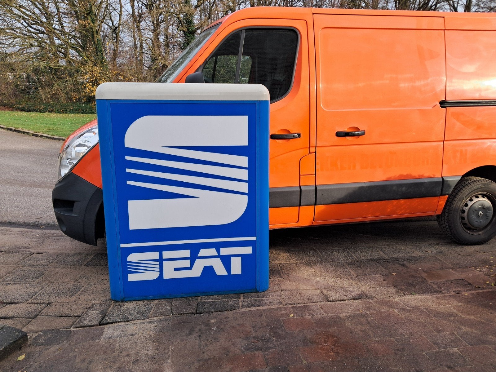 155cm grote Seat logo VAG lichtbak 1 zijdig +40jaar oud., Ophalen, Eu, Gebruikt, Eu