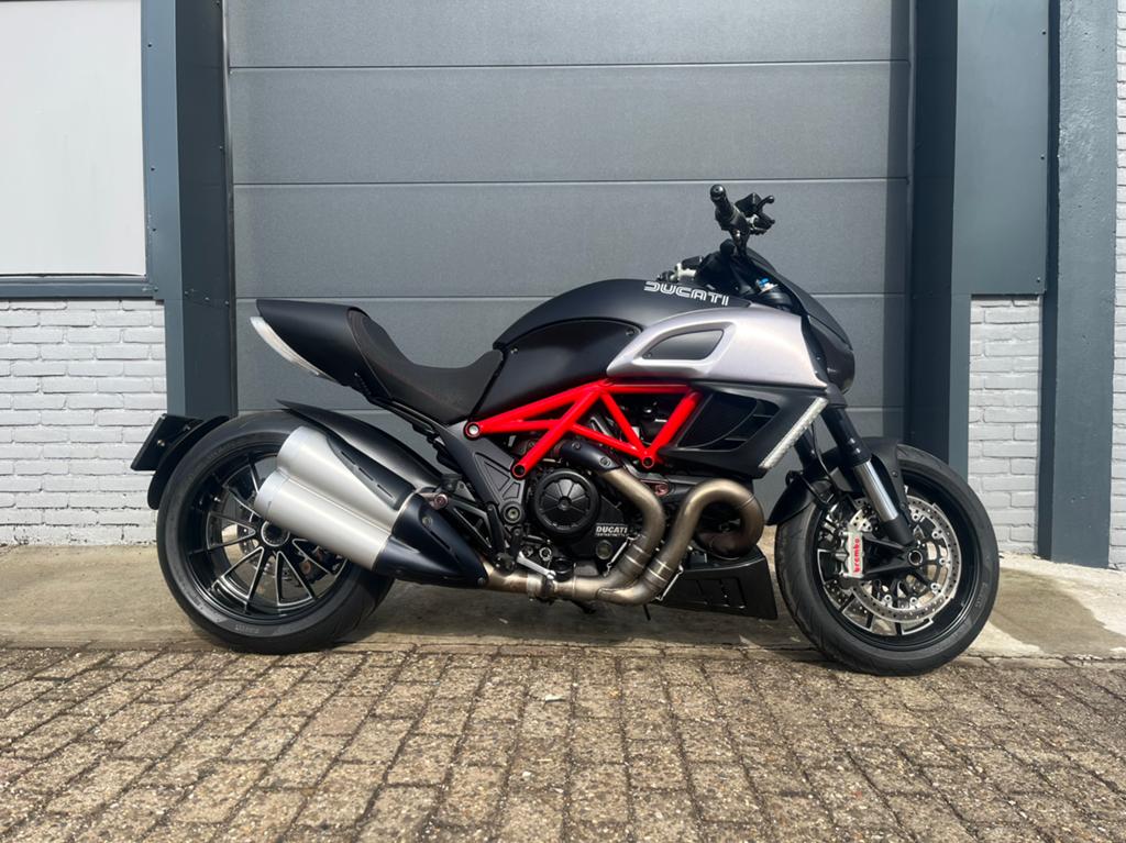 Ducati diavel, Motoren, Occasion, Motorrijbewijs A, Bedrijf, Meer dan 35 kW