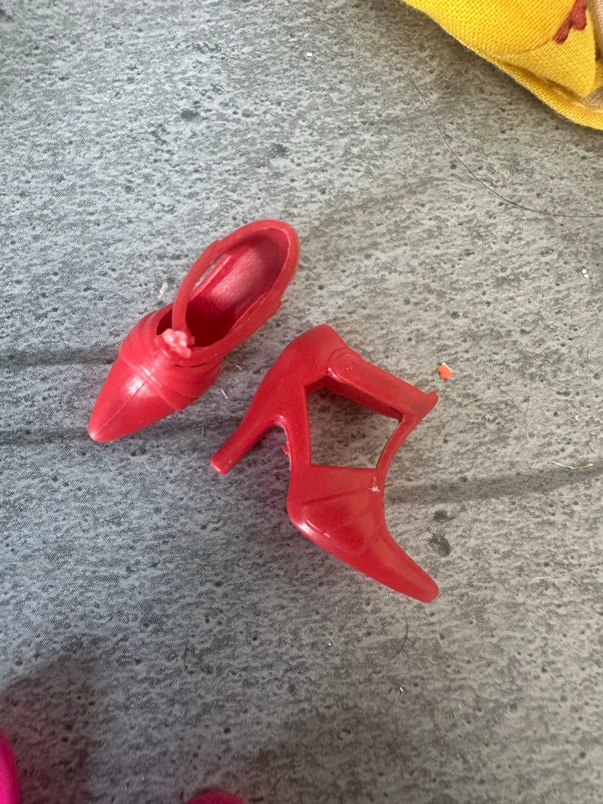 Rode Barbie hakken schoenen - Accessoire voor Barbiepop, Ophalen of Verzenden, Gebruikt