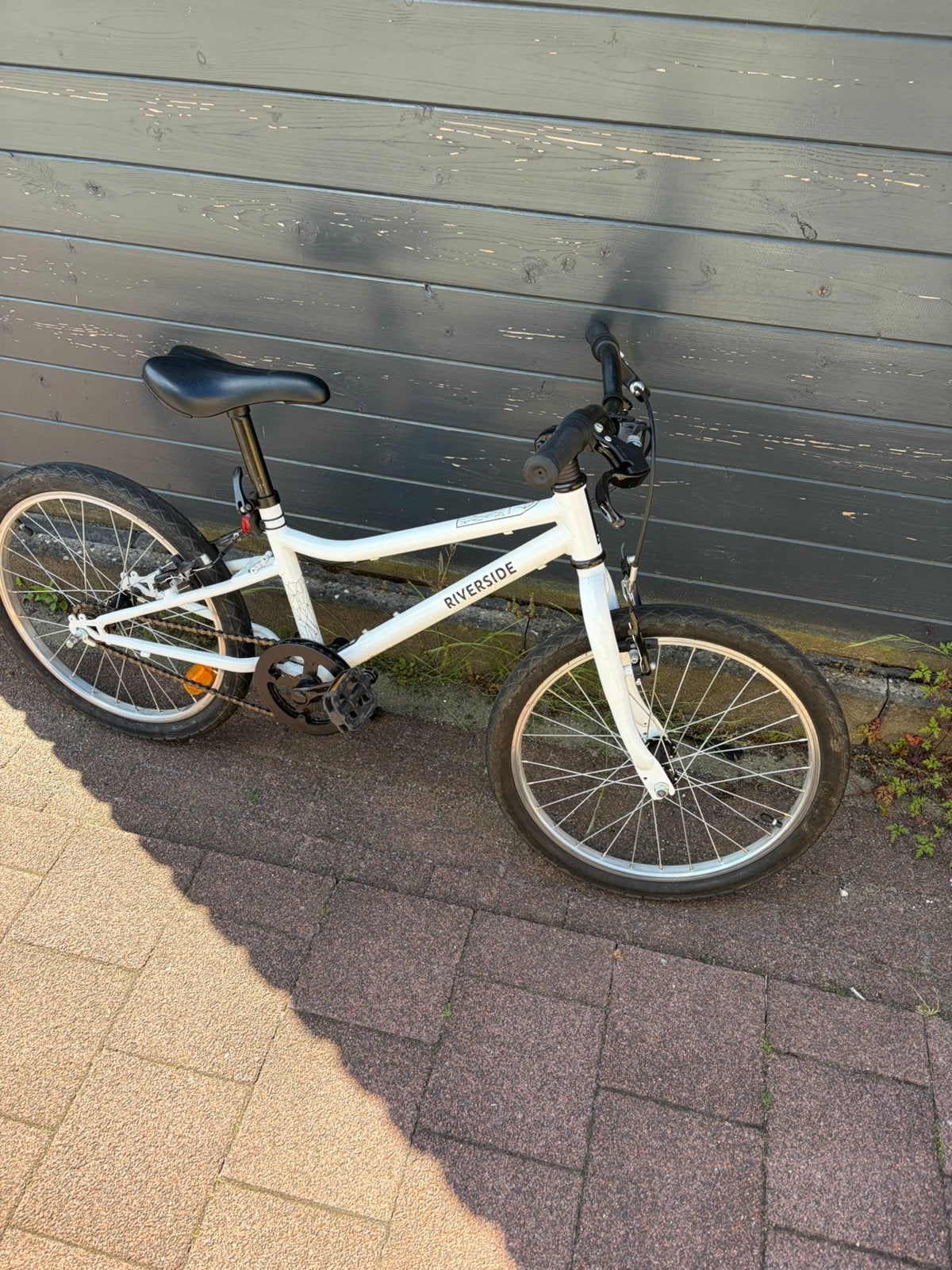 Witte 20 inch jongensfiets - Riverside, Fietsen en Brommers, Fietsen | Kinderfietsjes, Ophalen of Verzenden, Gebruikt, Velgrem