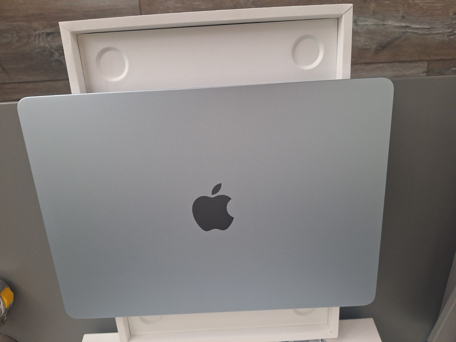 Foto 8 van macbook air 13 m5 blauw 16 512 bon aug 2026 gar aug 2028 3cy