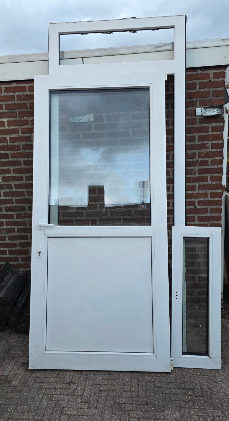 Witte kunststof buitendeur met glas en kozijn, Ophalen, Gebruikt, 80 tot 100 cm, Buitendeur