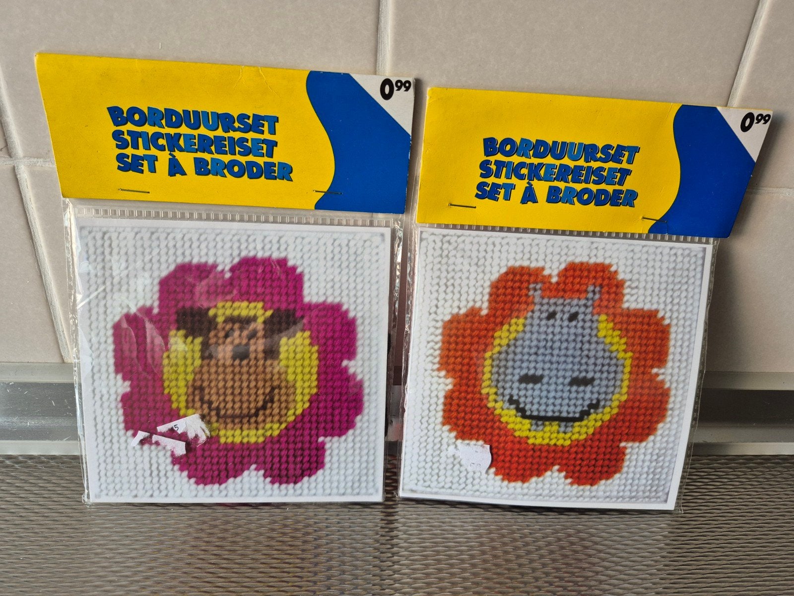 2 BORDUURPAKKETJES NIEUW, Ophalen, Nieuw, Handborduren, Borduurpakket