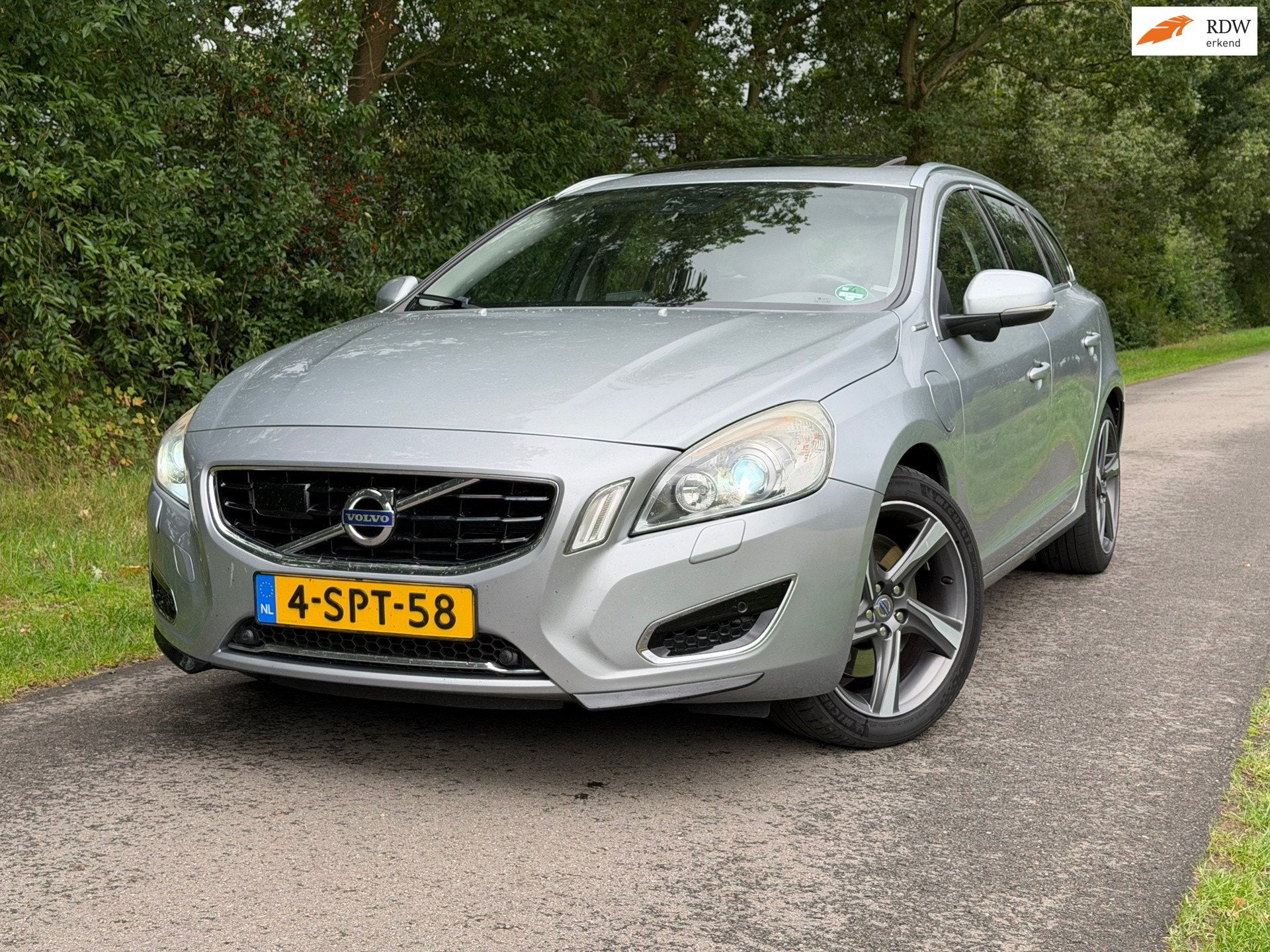Volvo V60 2.4 D6 AWD Plug-In Hybrid Pure Limited | Cruise +, Automaat, Euro 5, 1848 kg, Automatische klimaatregeling