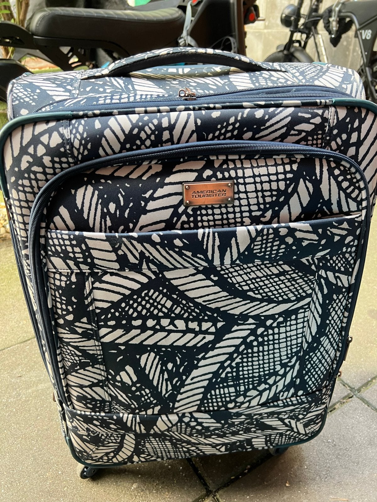 American Tourister Handbagage Koffer met Wieltjes, Sieraden, Tassen en Uiterlijk, Gebruikt, 20 tot 30 cm, Zwart, Minder dan 40 cm