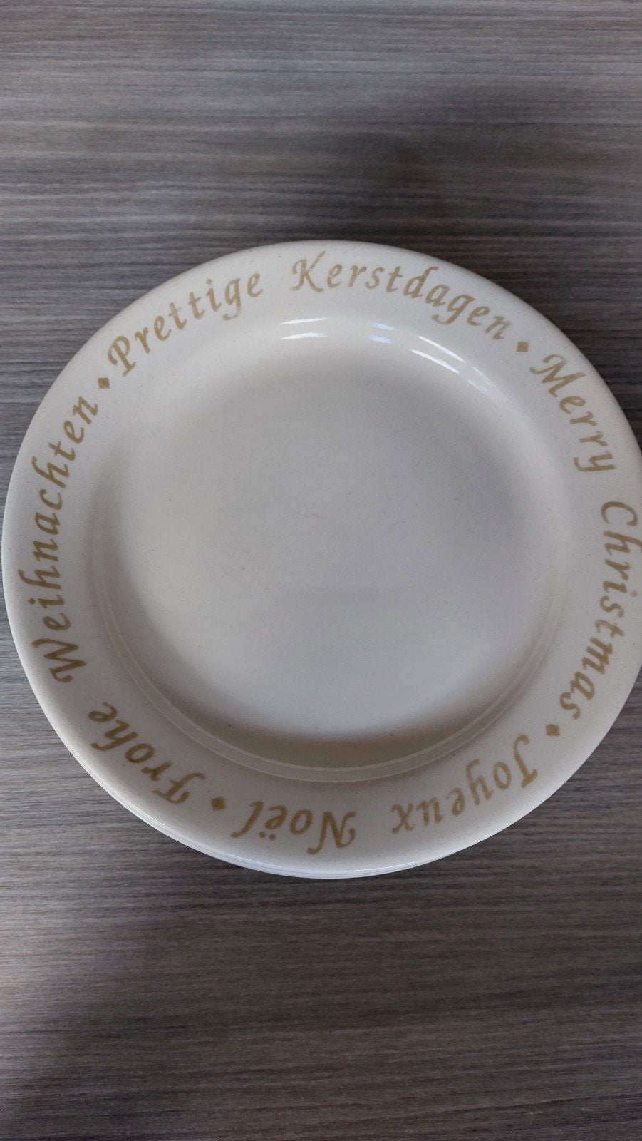 8x Kerst diner borden, feest 23cm rond, Huis en Inrichting, Ophalen, Gebruikt, Overige stijlen, Bord(en)