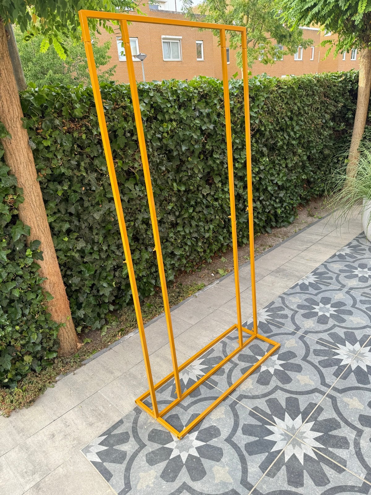 Gele decoratie / banner standaard, Ophalen of Verzenden, Zo goed als nieuw, Verjaardag