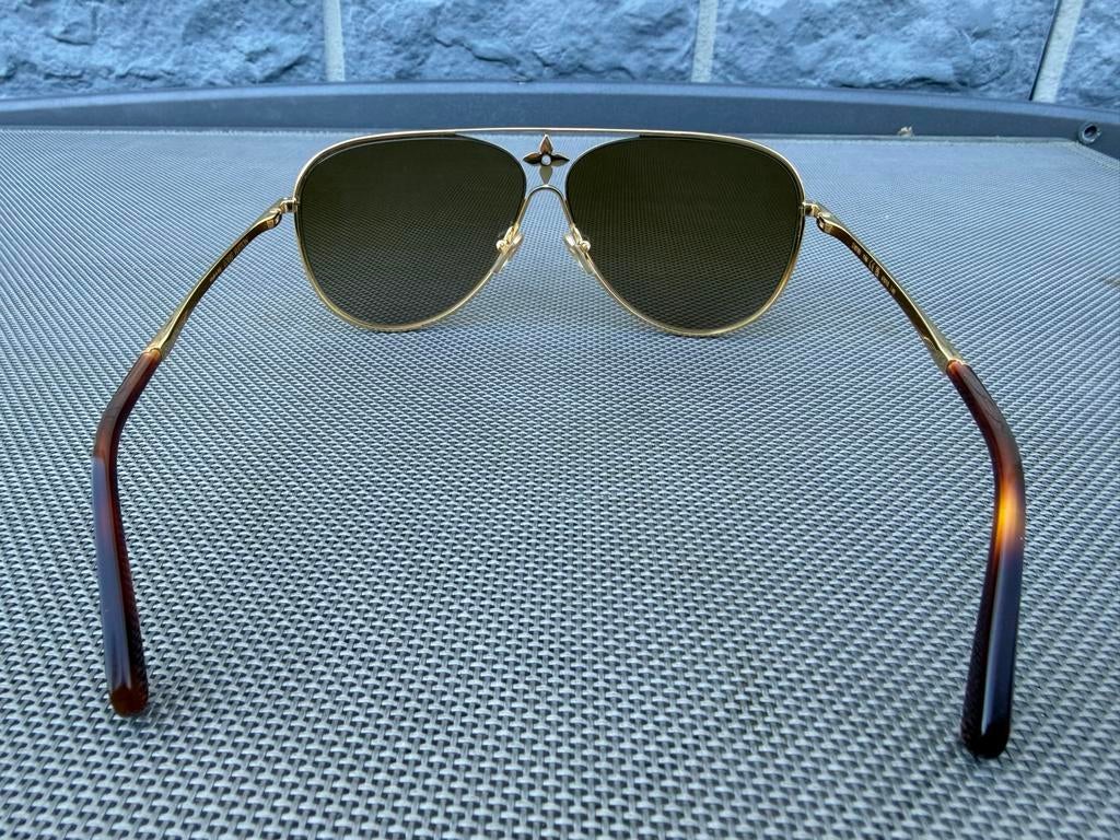Louis Vuitton Zonnebril Goudkleurig, Overige merken, Zonnebril, Bruin, Ophalen of Verzenden