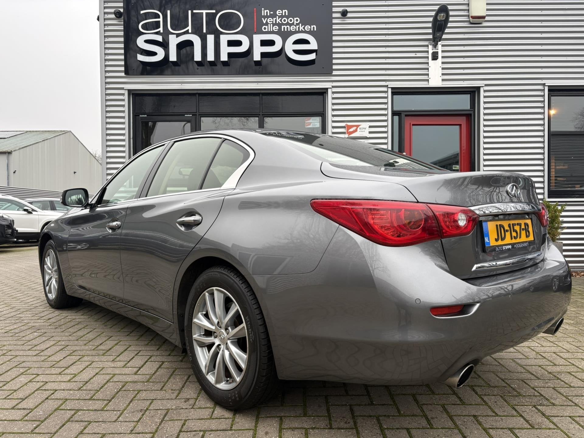 Infiniti Q50 2.0t Business Premium 211 PK -AUTOMAAT-VOLLEDER, Auto's, Automaat, Bluetooth, Achterwielaandrijving, Gebruikt