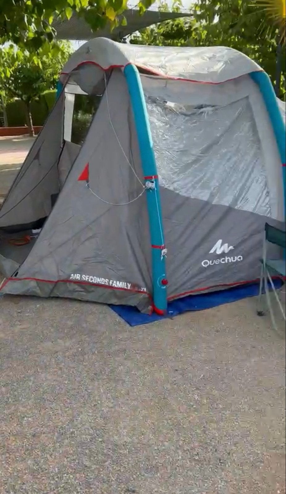 Quechua Air Seconds Family 4.1 XL tent inclusief pomp, Ophalen of Verzenden, Zo goed als nieuw, Tot en met 4