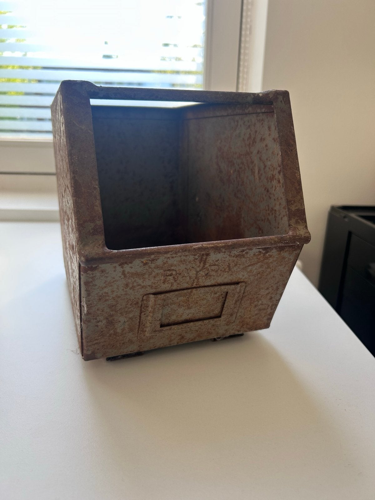 Vintage metalen opbergbakje - Rayda industrieel stapelbak, Ophalen of Verzenden