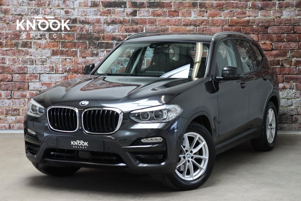 BMW X3 xDrive20i High Executive Automaat / Navigatiesysteem, Automaat, 1998 cc, Gebruikt, 4 cilinders