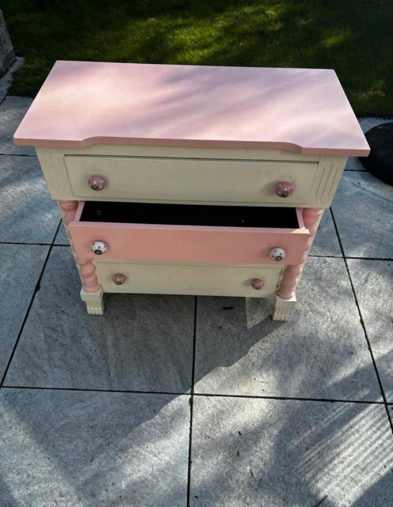 Commode, Kinderen en Baby's, Kinderkamer | Commodes en Kasten, Gebruikt, Voetruimte, Minder dan 50 cm, Ophalen