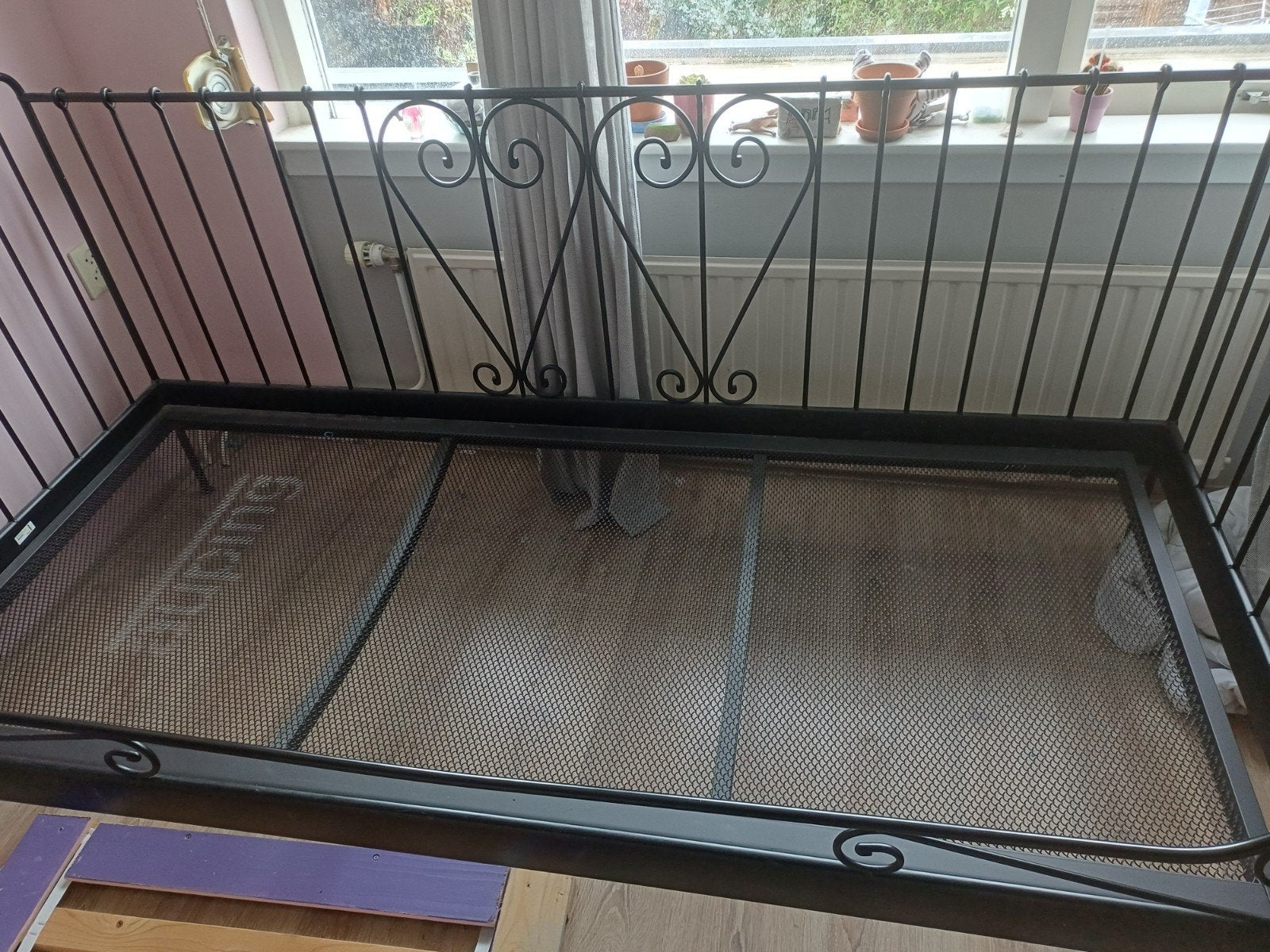aangeboden een ikea meldal bed, Huis en Inrichting, 90 cm, Eenpersoons, Ophalen of Verzenden, Metaal