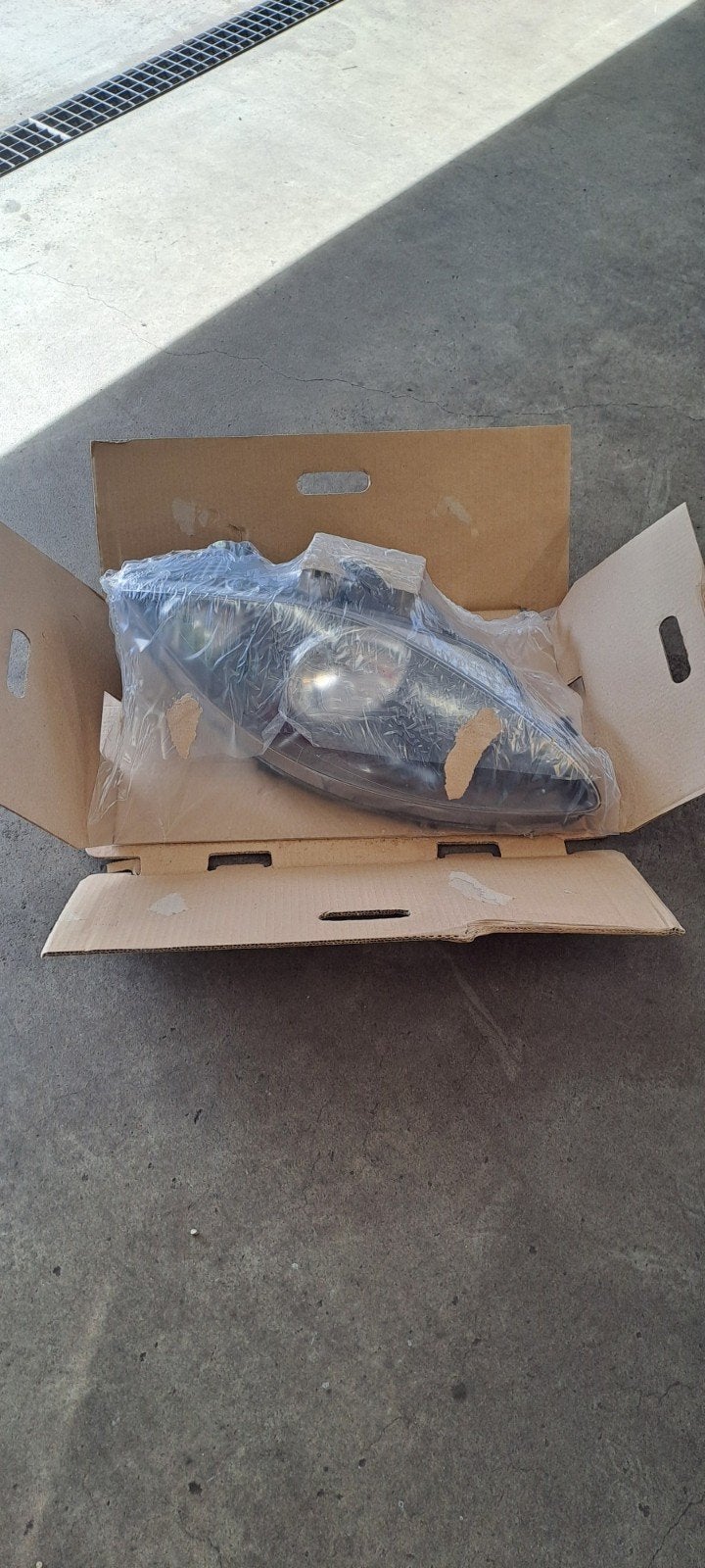 Koplamp rechts Valeo 043338 voor Seat Altea/Leon/Toledo, Auto-onderdelen, Verlichting, Ophalen of Verzenden, Nieuw, Seat