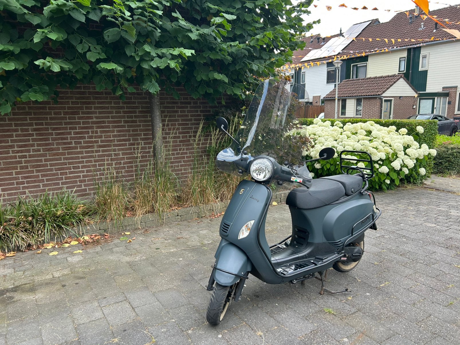 BTC Luxury scooter – in nette staat, Fietsen en Brommers, Snorfietsen en Snorscooters, Gebruikt, Benzine, Ophalen, Overige merken