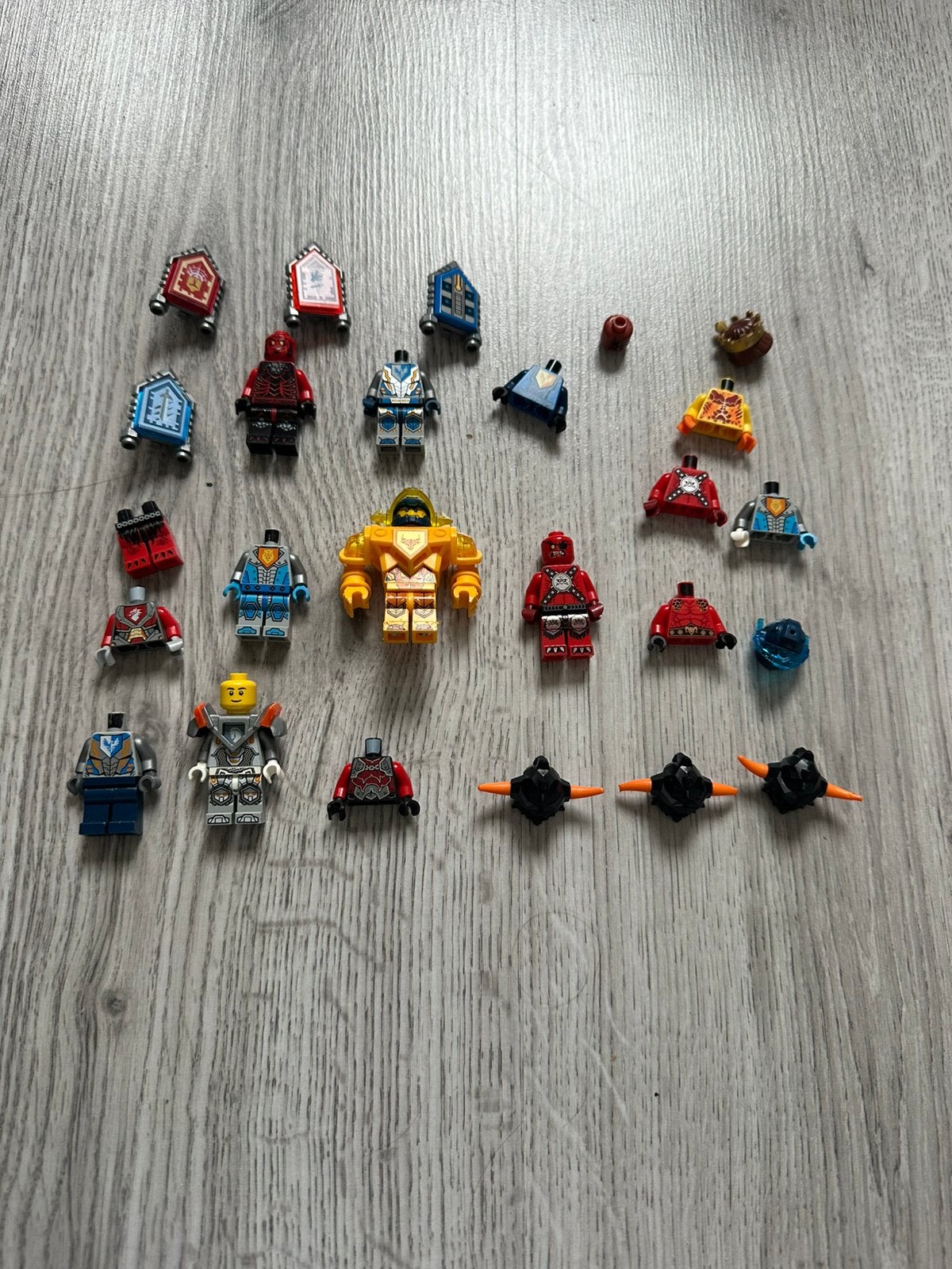 Lego nexo knight minifiguren, Ophalen of Verzenden, Zo goed als nieuw
