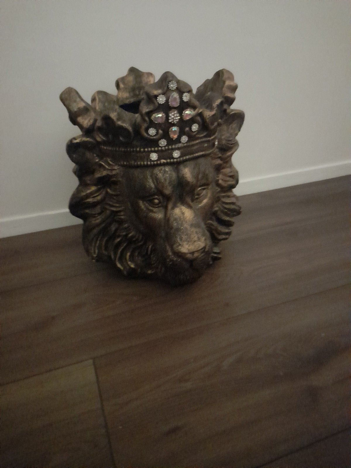 Unieke bloempot leeuwenkop met kroon, Ophalen, Overige materialen, Gebruikt, Binnen