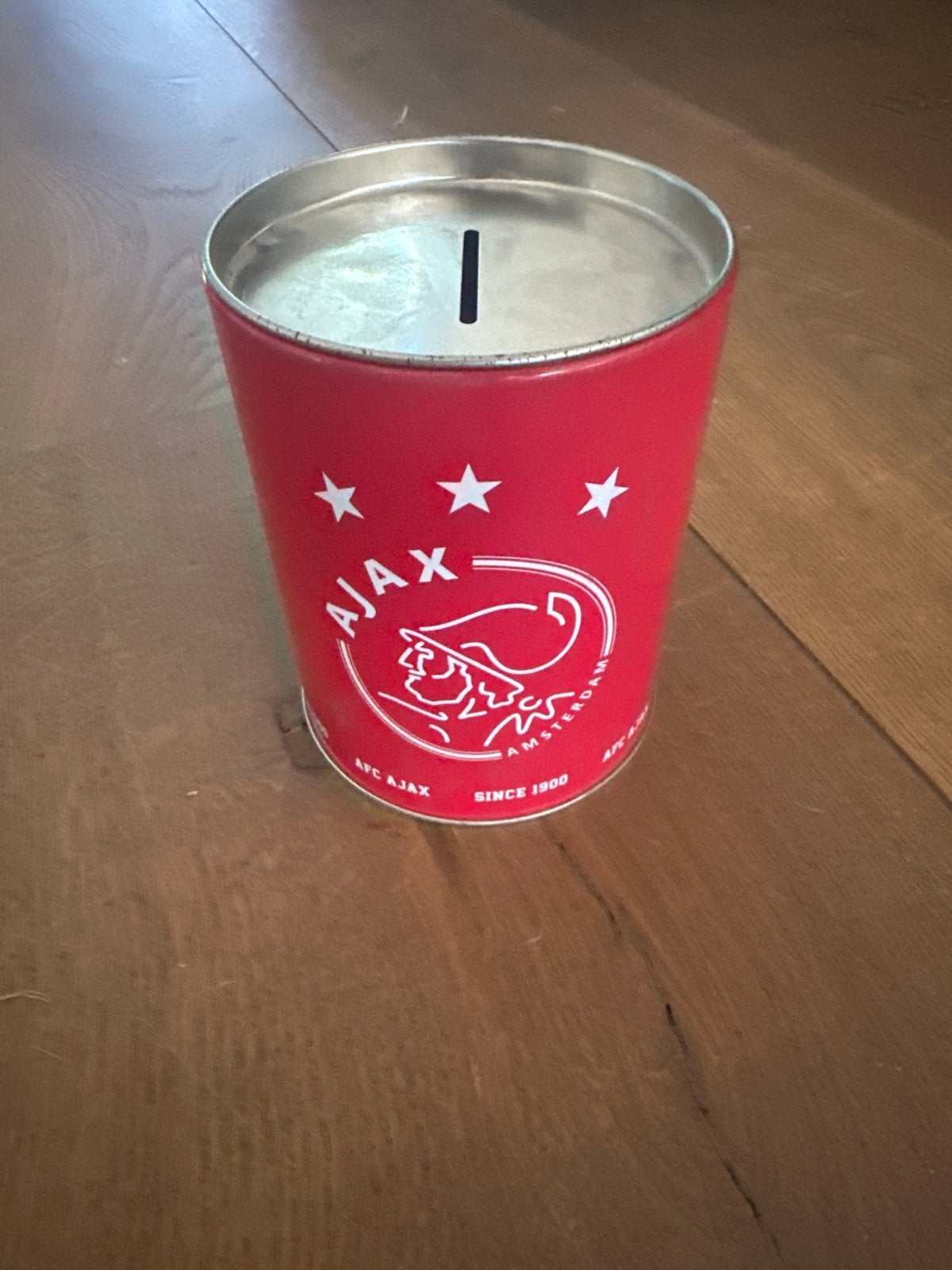 Ajax spaarpot - Rood metalen spaarpot met clublogo, Ophalen, Gebruikt, Metaal of Blik, Overige thema's