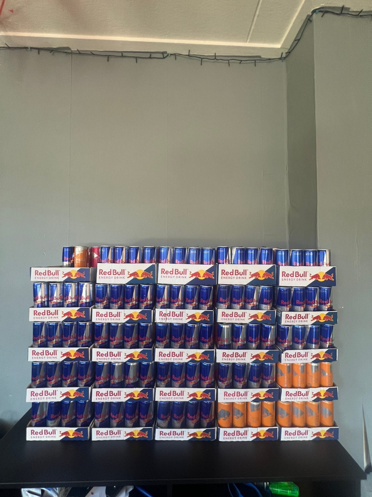 Redbull blikjes, Ophalen
