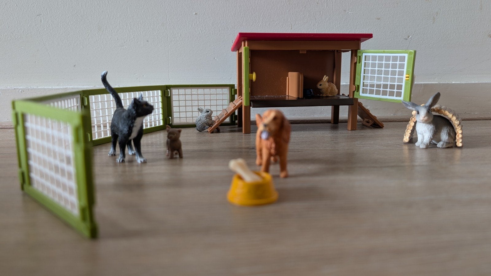 Schleich boerderij dieren set met hok en hek, Ophalen of Verzenden, Zo goed als nieuw