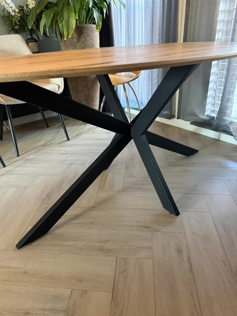 Ovale massief eiken eettafel (nieuw!) met stalen matrix poot, Huis en Inrichting, Ophalen, Nieuw, 50 tot 100 cm, 150 tot 200 cm
