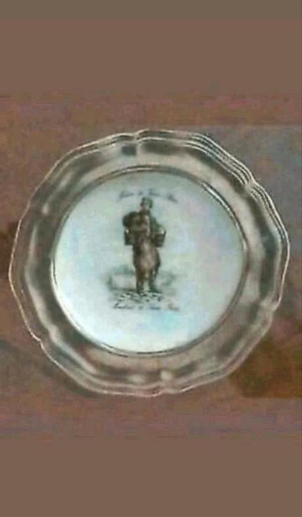 Een echte porseleinen limoges bord met rand van tin (doorsne, Ophalen of Verzenden