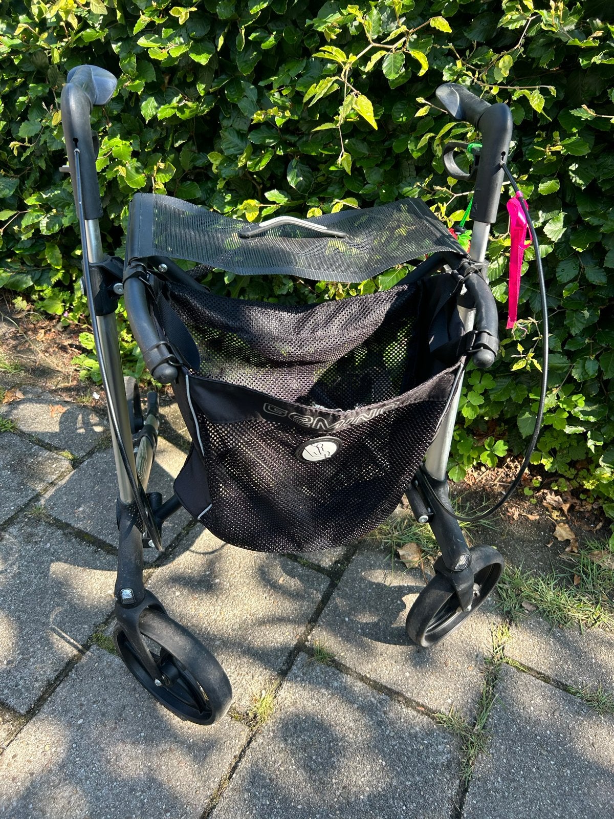 Handicare rollator, Ophalen, Opvouwbaar