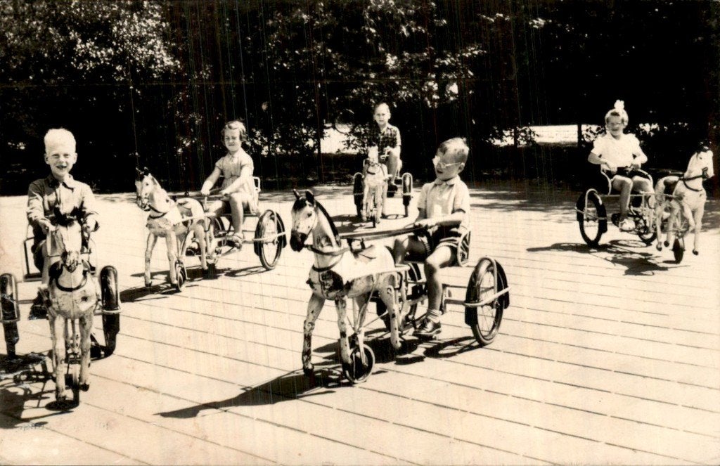 Heemstede - Kinderspeeltuin - Speelpaarden, Ophalen of Verzenden, 1940 tot 1960, Gelopen, Noord-Holland