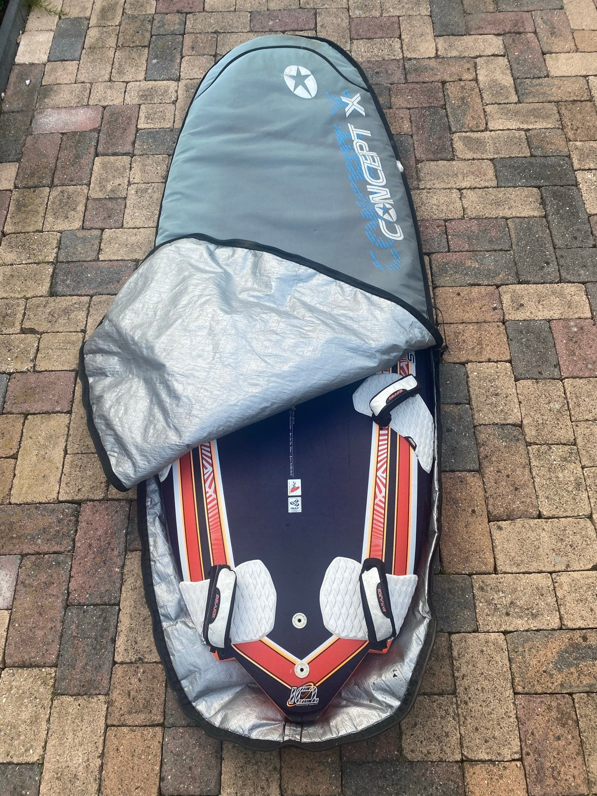 Starboard iSonic 80 Carbon Windsurfplank met hoes en vin, Watersport en Boten, Minder dan 250 cm, Ophalen of Verzenden, Zo goed als nieuw