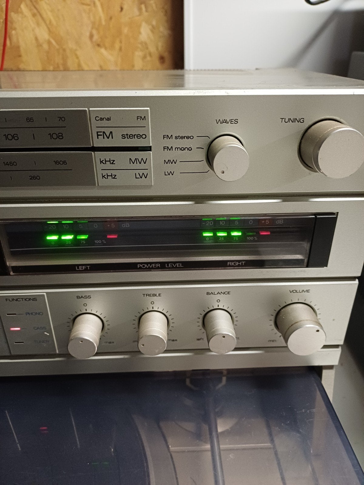 Philips F1433/30 Geïntegreerd Geluidssysteem uit 1983, Audio, Tv en Foto, Stereo-sets, Ophalen of Verzenden, Gebruikt, Tuner of Radio
