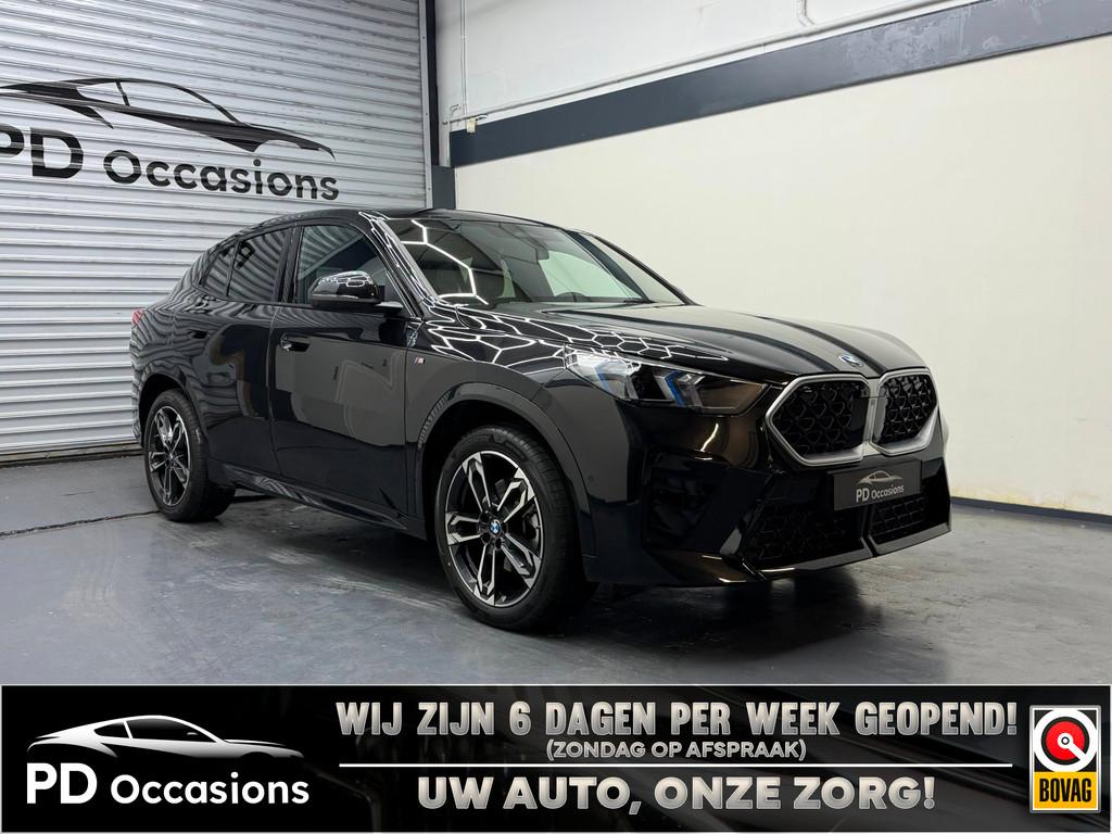 BMW X2 SDrive20i - M-Sport - (360) Camera - HUD - Sportstoel, X2, Gebruikt, Zwart, 156 pk