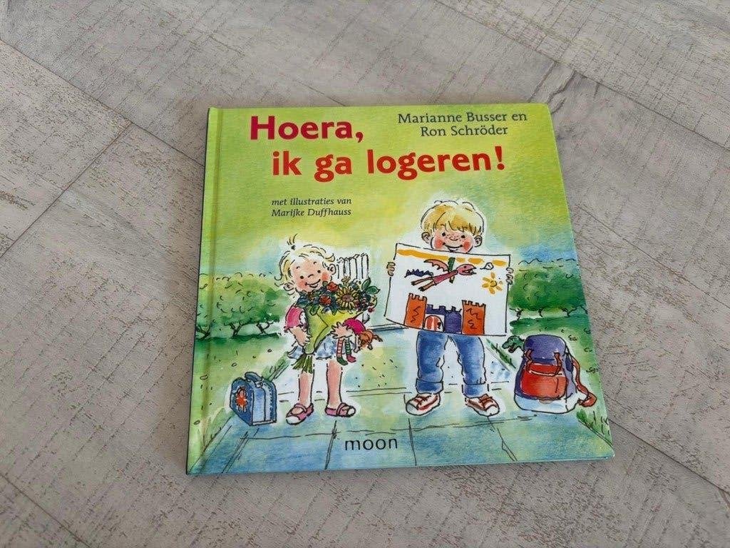 Als nieuw! Hoera, ik ga logeren! Marianne Busser en Ron Schr, Fictie algemeen, Jongen of Meisje, Ophalen of Verzenden, Zo goed als nieuw