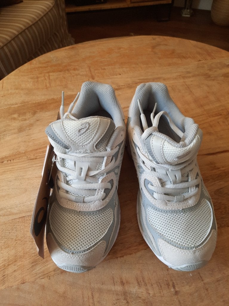 ASICS GEL-NYC Sneakers Grey/Cream - Maat 37 - Origineel, Kleding | Dames, Schoenen, Zo goed als nieuw, Sneakers of Gympen, Grijs
