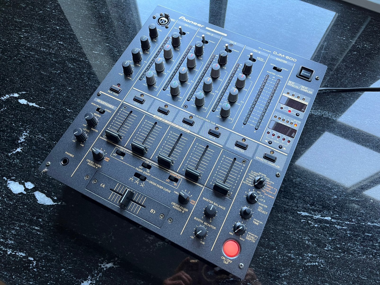 Pioneer DJM-600, Ophalen, Zo goed als nieuw, Minder dan 5 kanalen, Microfooningang