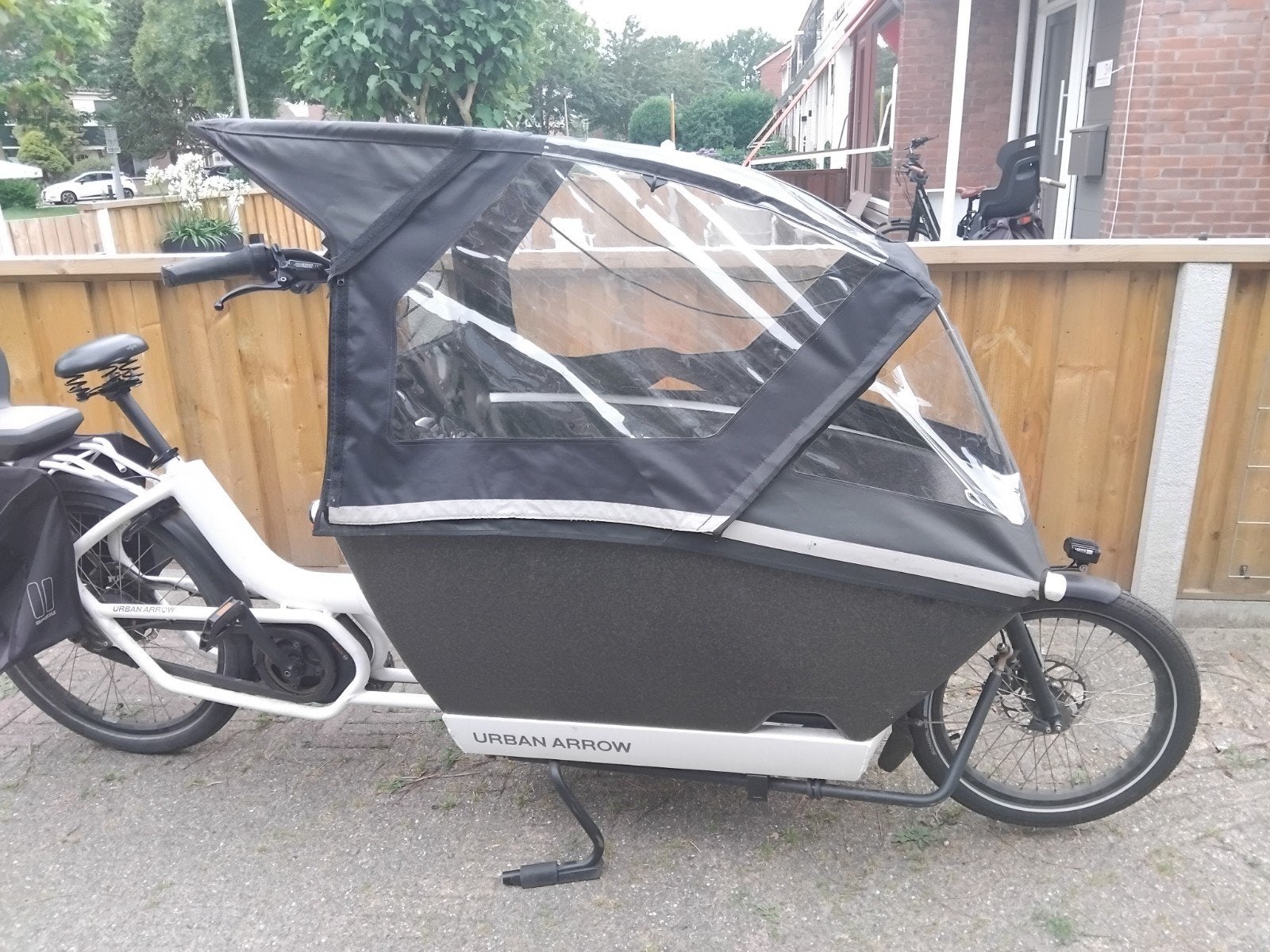 Regenhuif Urban Arrow bakfiets - Gebruikt, Ophalen, Gebruikt