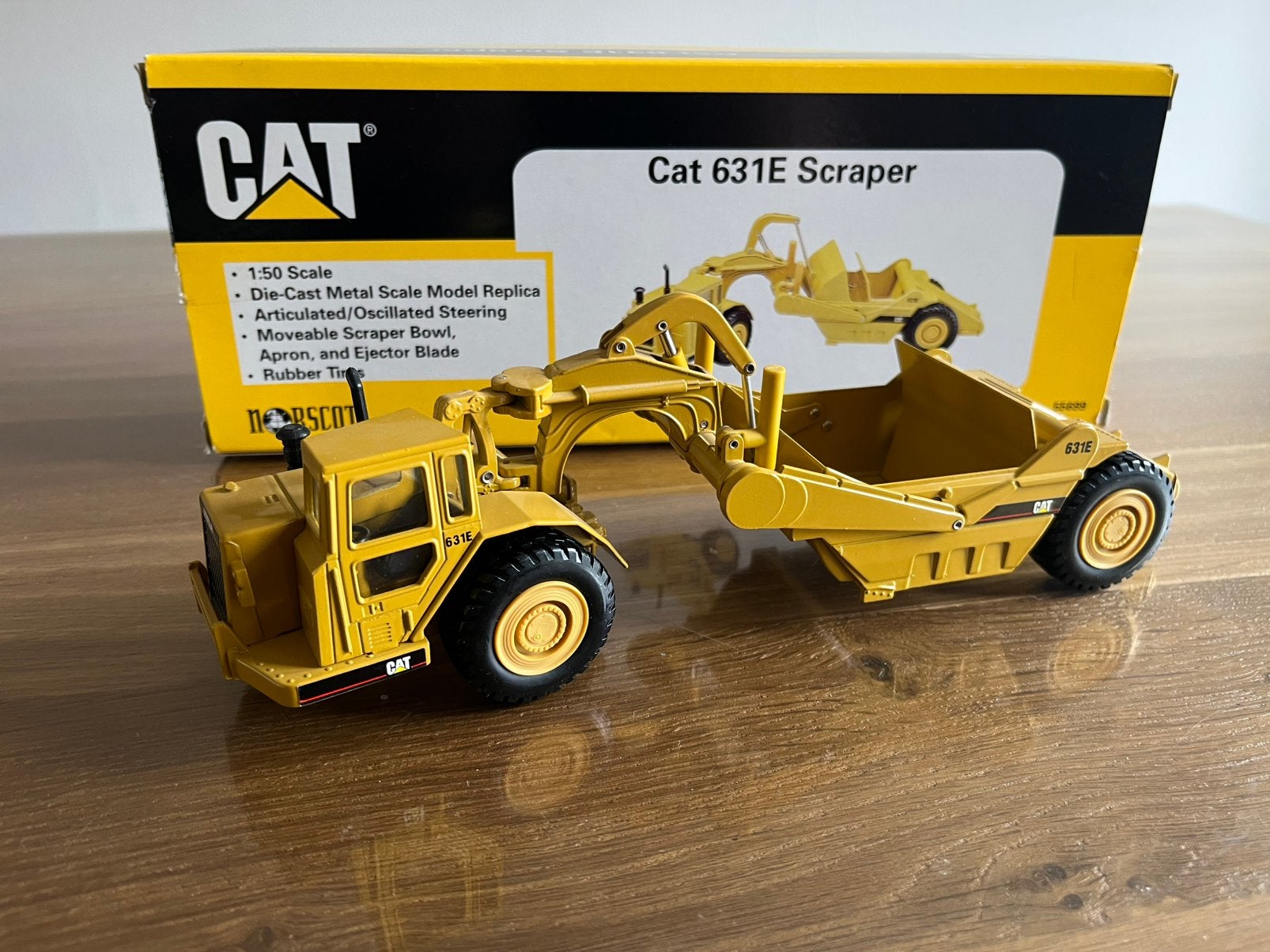 Caterpillar 631 E scraper Norscot 55699, Ophalen of Verzenden, Zo goed als nieuw, Bus of Vrachtwagen