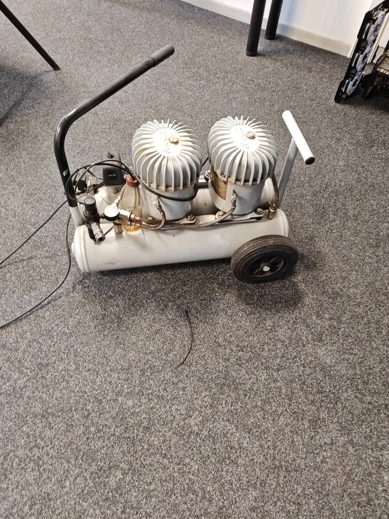 Jun air compressor dubbele cylinders olievrije tandar stil, Minder dan 25 liter, Ophalen, Minder dan 200 liter/min